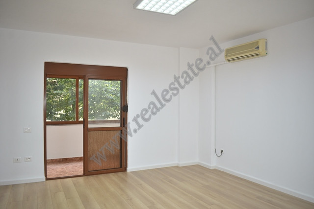 Office for rent in Bogdaneve street in Tirana.
The apartment it is positioned on the second floor o